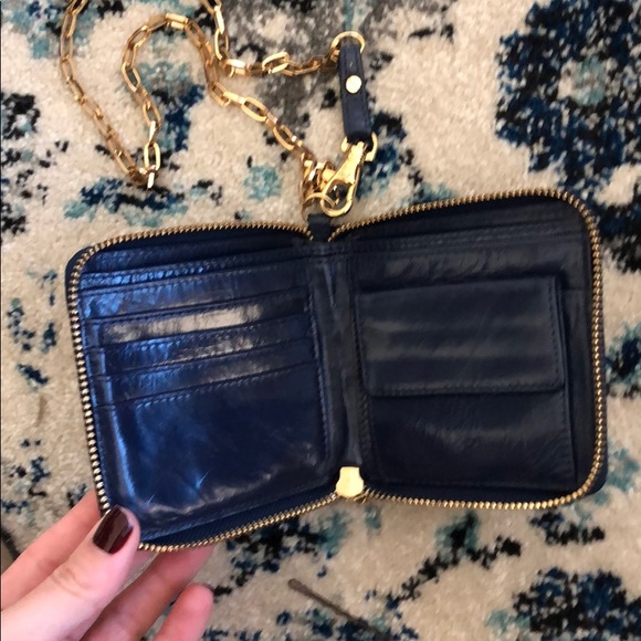 Great condition Tory Burch wristlet navy and calf - Picture 5 of 6